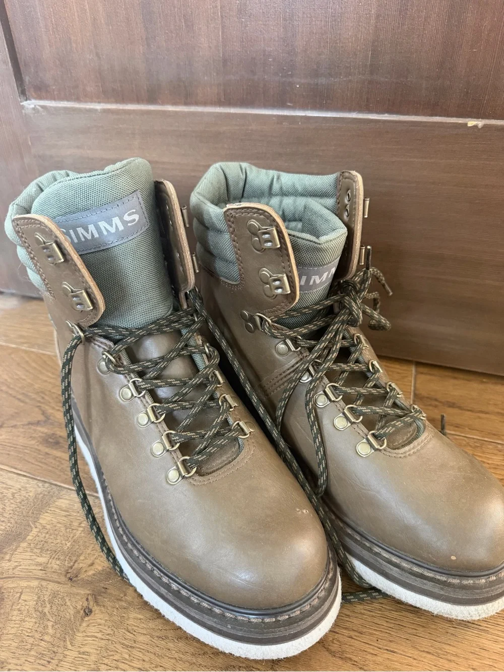 SIMMS Men's Brown Wading Boots - Durable Leather Fly Fishing Boots 10